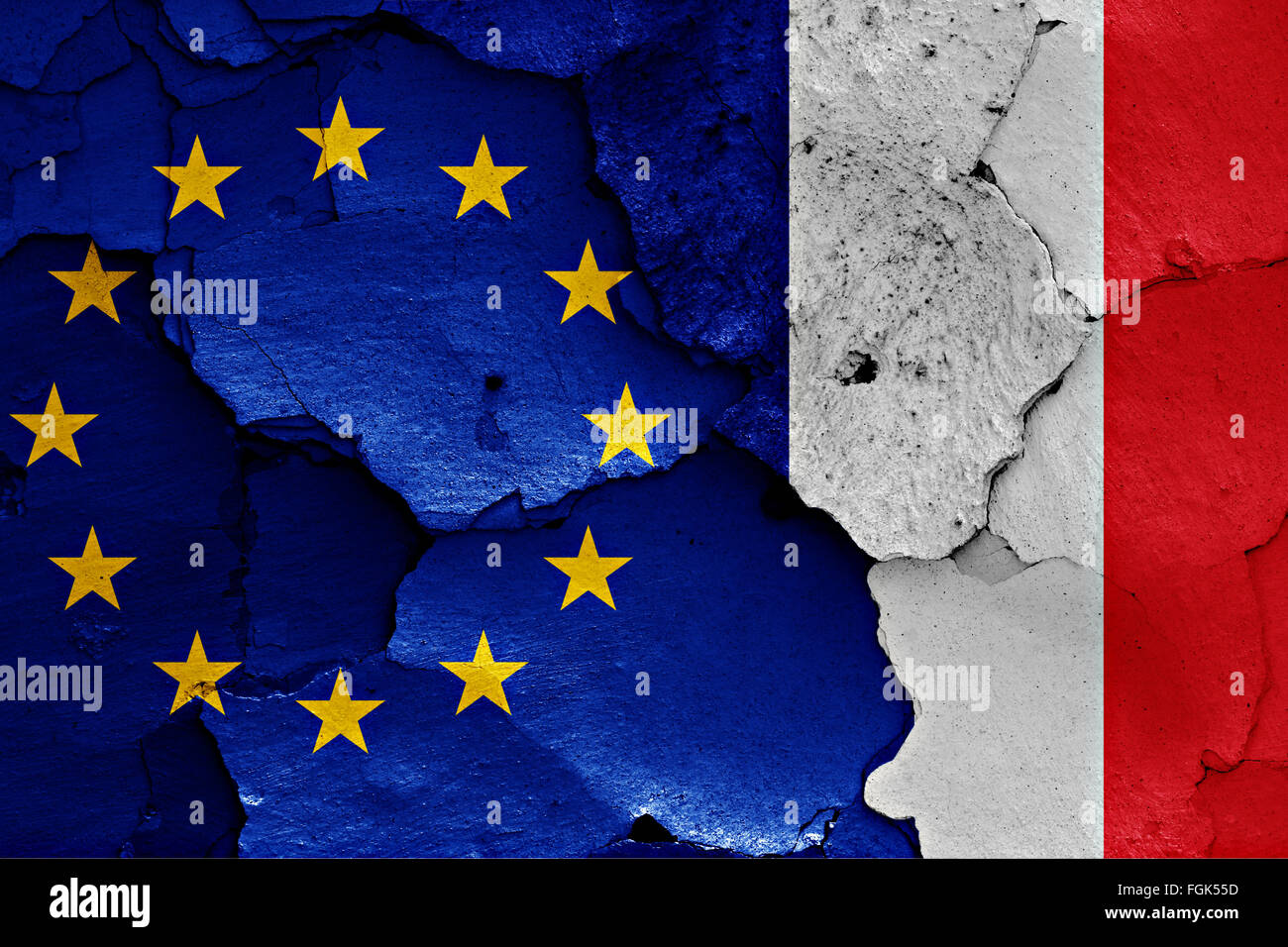 Bandiere di UE e Francia dipinta sulla parete incrinato Foto Stock