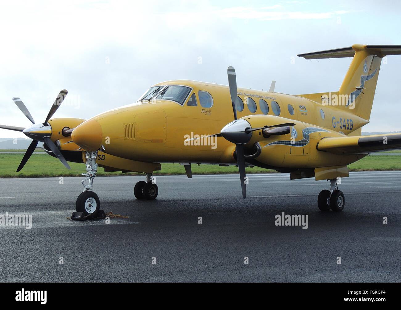 Una Gama Aviazione B200C King Air, nel funzionamento per Scottish Ambulance Service (Air Ambulance Division), a Leuchars nel 2013. Foto Stock