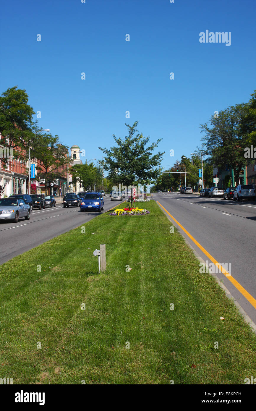 Canandaigua, New York, Lago Canandaigua, North Main Street, una divisa autostrada che è la principale strada transitabile della citta'. Foto Stock Canandaigua, New York, Lago Canandaigua, North Main Street, una divisa autostrada che è la principale strada transitabile della citta'. Foto Stock