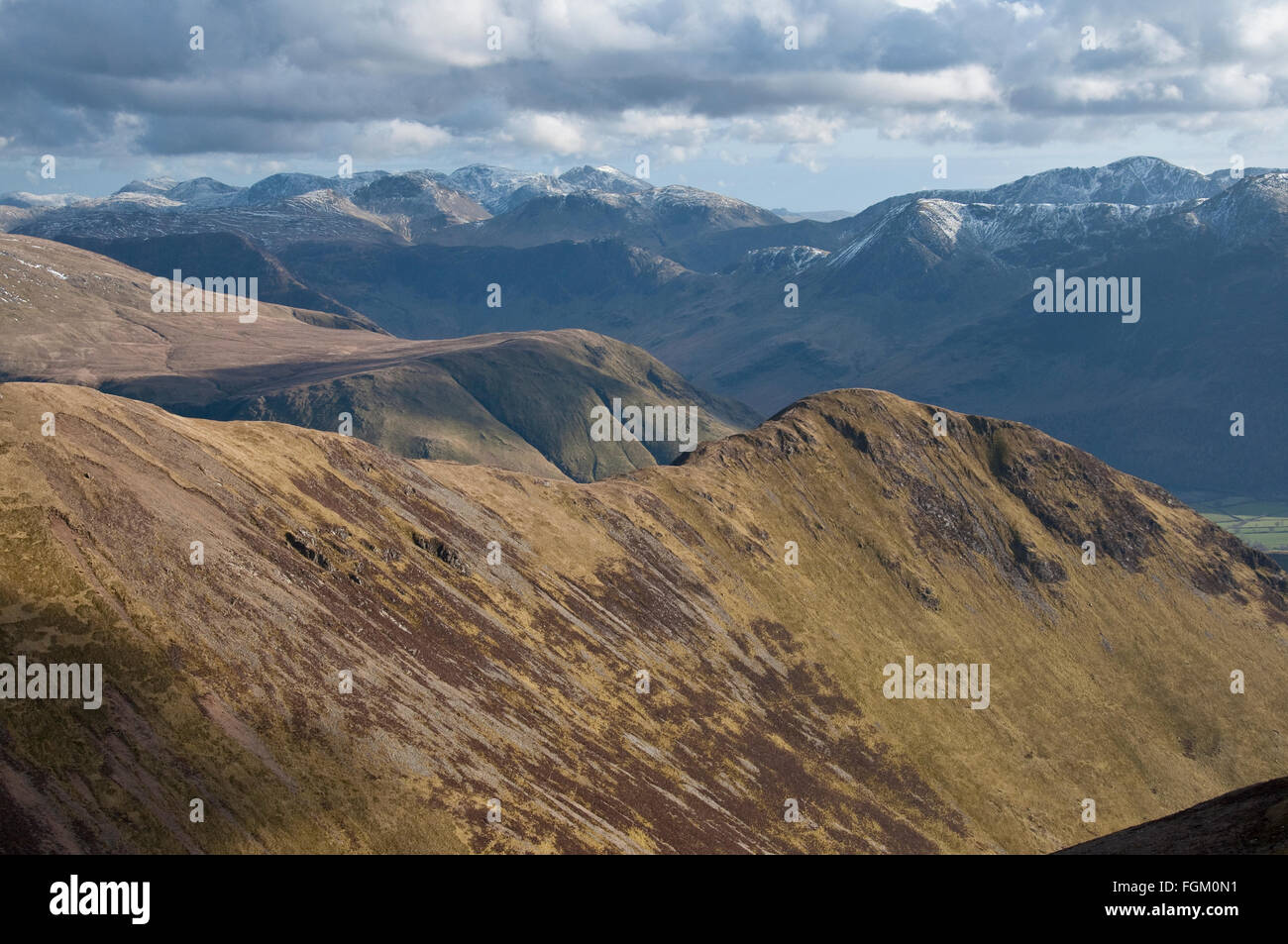 Vista guardando a sud dalla montagna grasmoor al whiteless pike Foto Stock