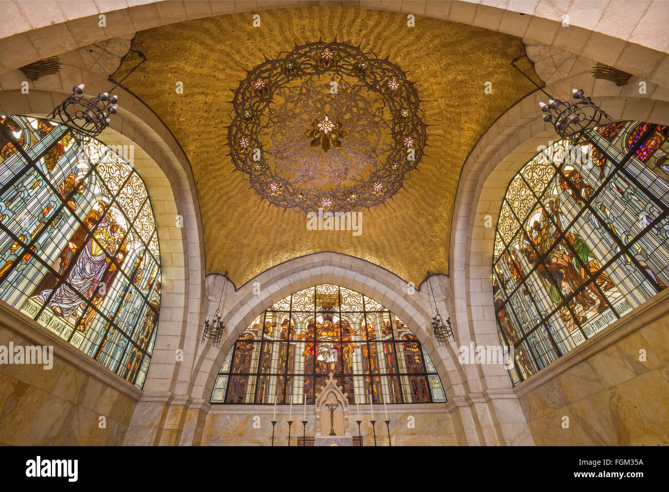 Gerusalemme, Israele - 4 Marzo 2015: la cupola di sancutary nella chiesa di Flagellationb, dall architetto Antonio Barluzzi, XX sec. Foto Stock