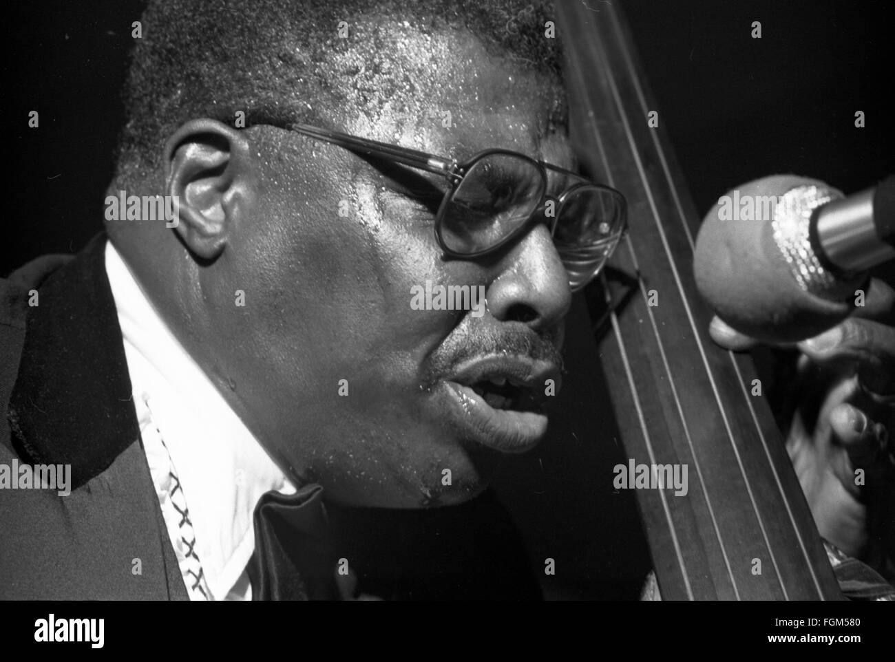 Principali Holley, il bassista jazz, in un concerto a Manhattan. La data esatta e la posizione sono sconosciuti, ma è probabile che 1985. Foto Stock