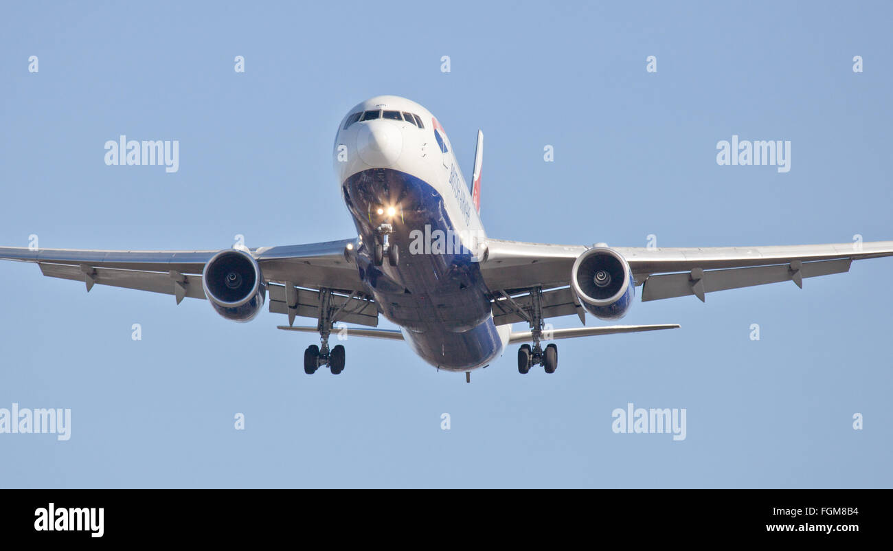 British Airways Boeing 767 G-BNWI venuta in terra a Londra Heathrow Airport LHR Foto Stock