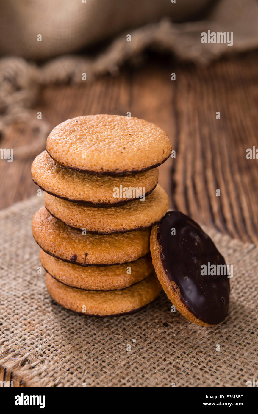 Alcuni Jaffa dolci (close-up shot) sul rustico sfondo di legno Foto Stock