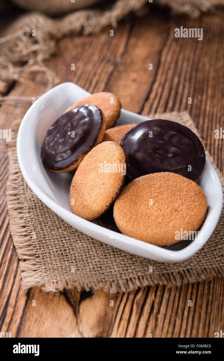 Alcuni Jaffa dolci (close-up shot) sul rustico sfondo di legno Foto Stock
