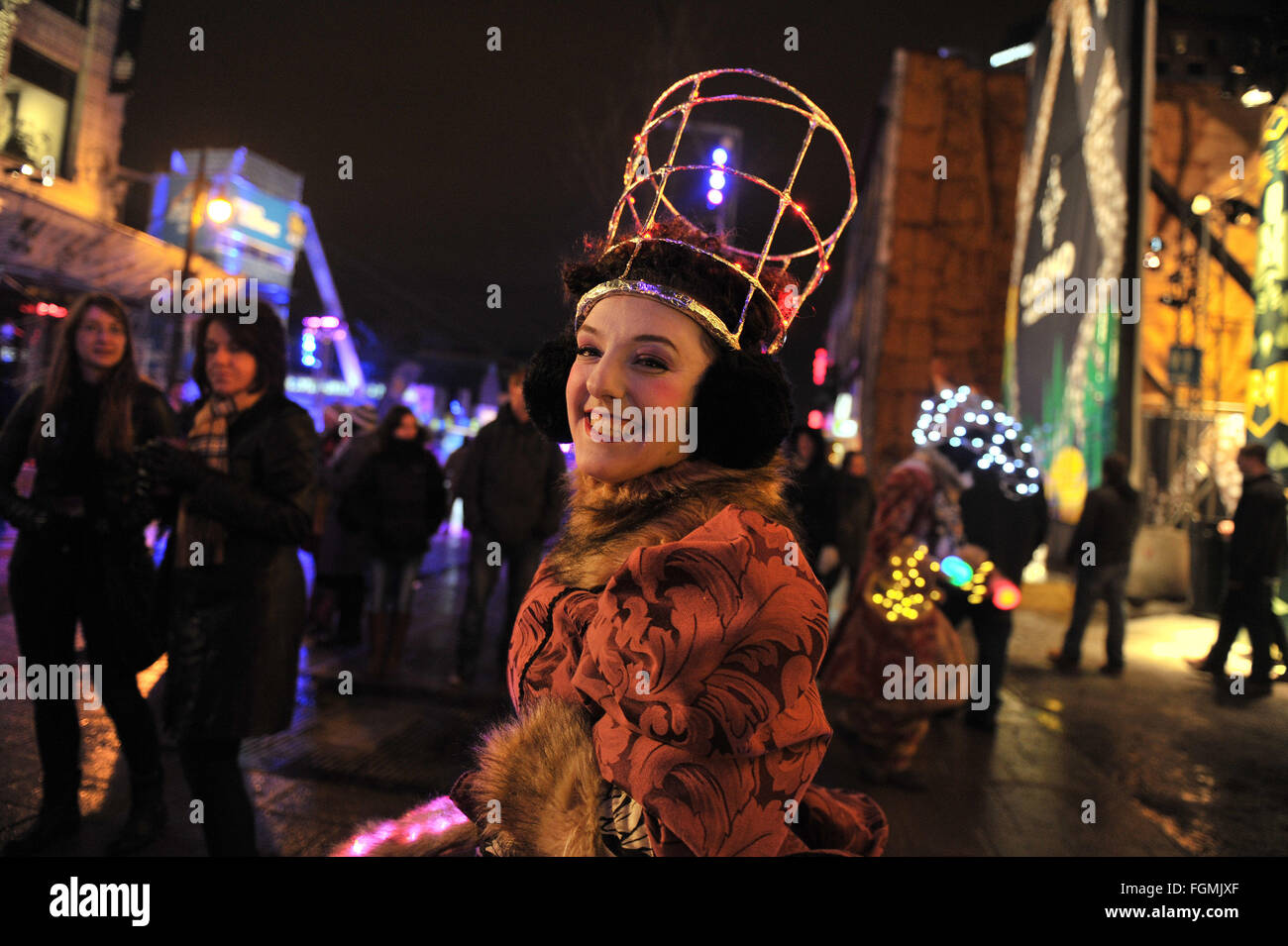 (160221) -- MONTREAL, febbraio 21, 2016 (Xinhua) -- Un artista è visto durante il Montreal Festival Highlights 2016 a Montreal, Canada, il 20 febbraio, 2016. Il festival è stato un popolare parte di Montreal è inverno celebrazioni per oltre un decennio. (Xunhua/Kadri Mohamed) (zjy) Foto Stock