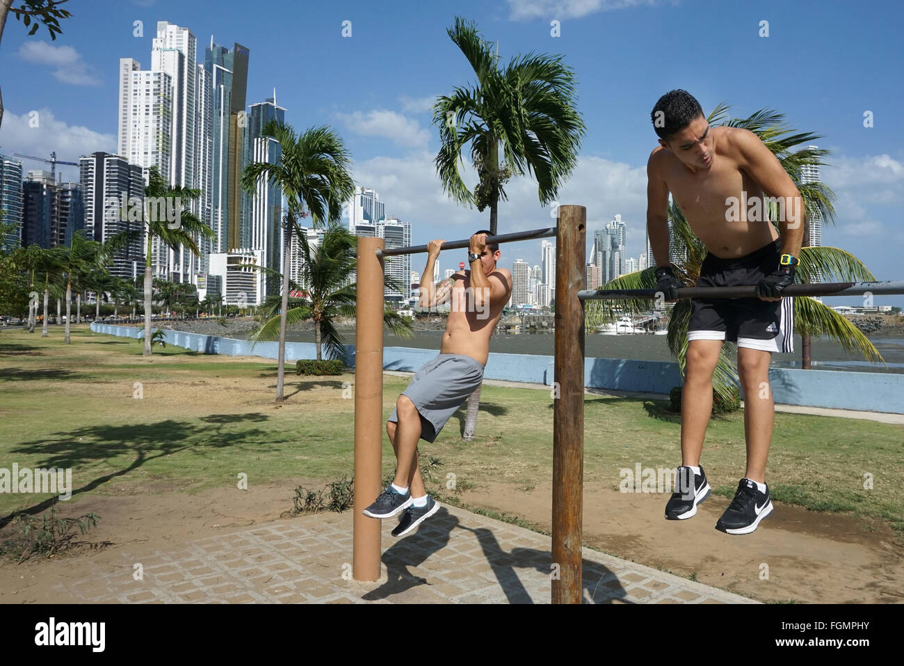 Città di Panama America Centrale sport al costiero della circonvallazione di cinta pedonale costera Foto Stock