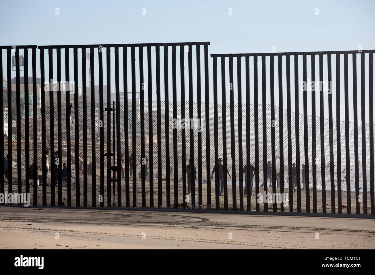 Vista dal lato americano della US / Tijuana, Messico recinzione di confine vicino a San Ysidro, California Foto Stock