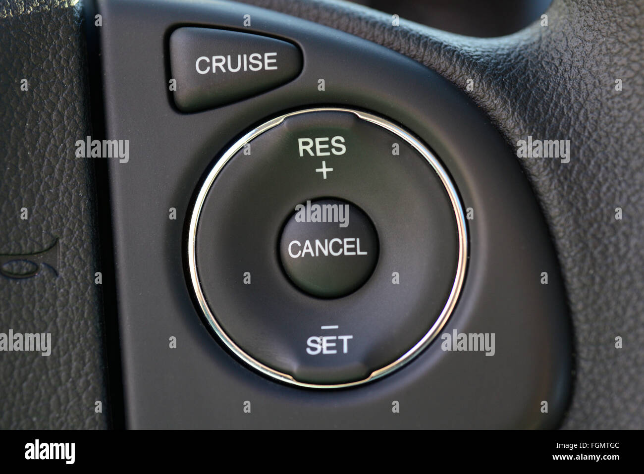 Automobile Automobile dei tasti del regolatore velocità al volante di una Honda CR-V auto Foto Stock