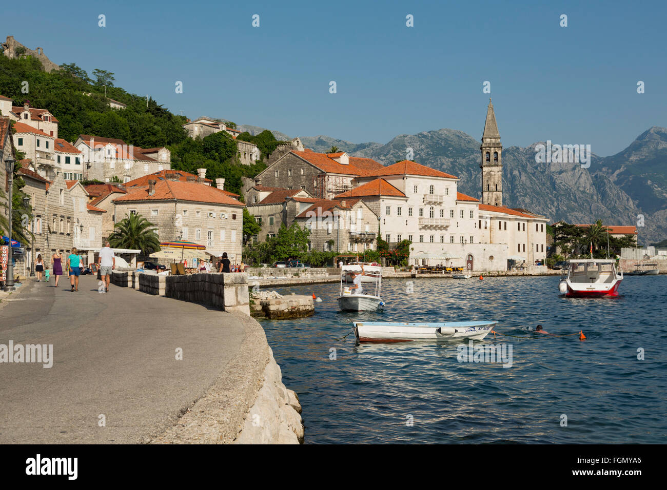 Perast, Kotor, Montenegro. Vista della Città sulla Baia di Kotor. Foto Stock