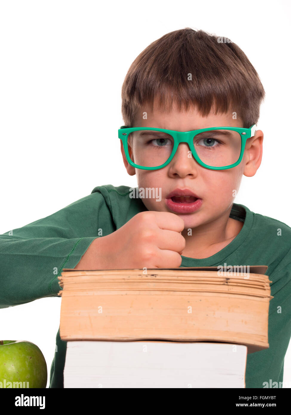Ragazzo cappelli apprendimento, malato di lettura, il concetto di istruzione Foto Stock