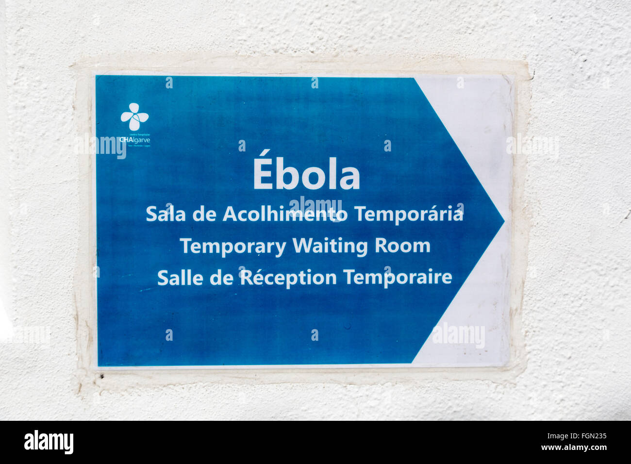 Segno ospedale dirigere il virus ebola pazienti temporaneamente una sala d'attesa, Lagos, Algarve, PORTOGALLO Foto Stock