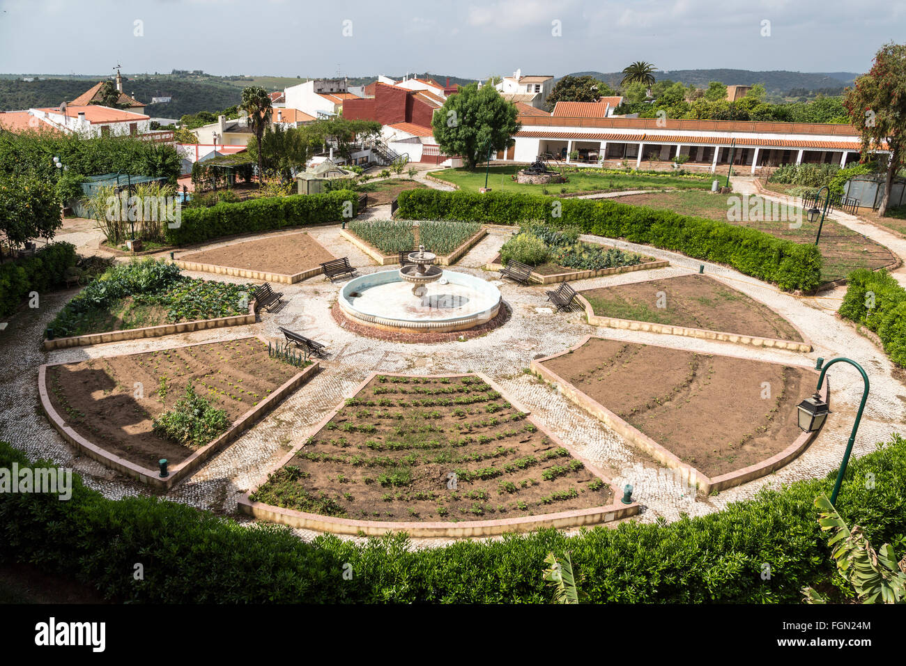 Giardini circolare e fontana nel parco, Silves, Algarve, PORTOGALLO Foto Stock