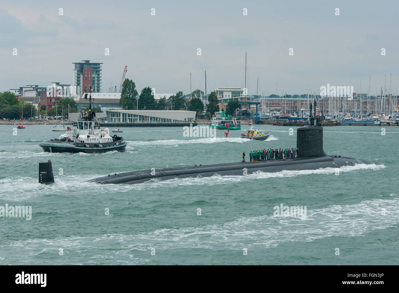 La Marina degli Stati Uniti Virginia Class attack submarine USS Virginia (SSN 774) arrivando a Portsmouth, NEL REGNO UNITO IL 24/8/13 per una visita di cortesia. Foto Stock