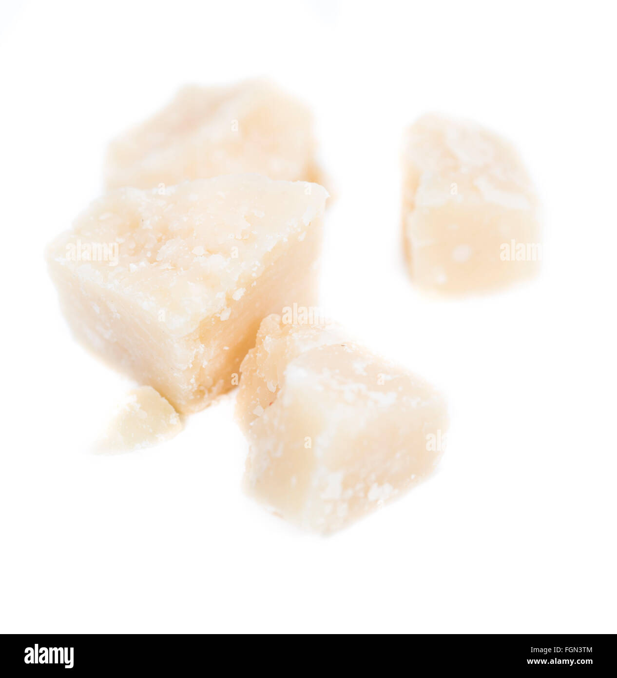 Formaggio parmigiano isolato puro su sfondo bianco Foto Stock