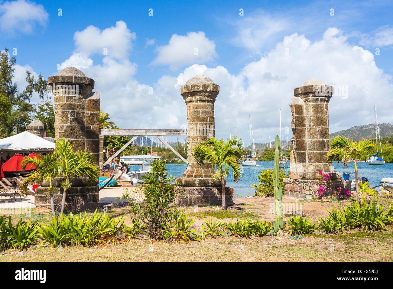 Boat House pilastri a Nelson's Dockyard, English Harbour, sud Antigua Antigua e Barbuda, Antille Foto Stock