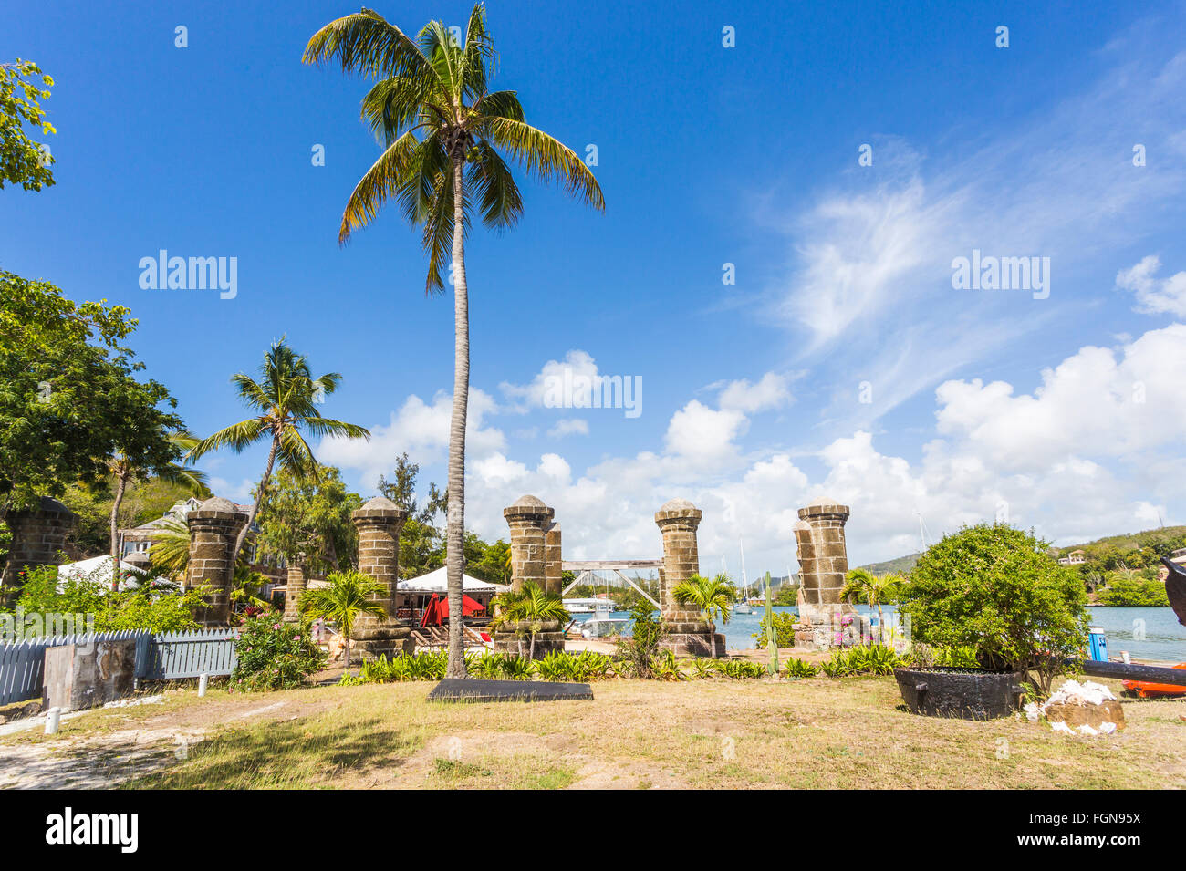 Boat House pilastri a Nelson's Dockyard, English Harbour, sud Antigua Antigua e Barbuda, Antille Foto Stock