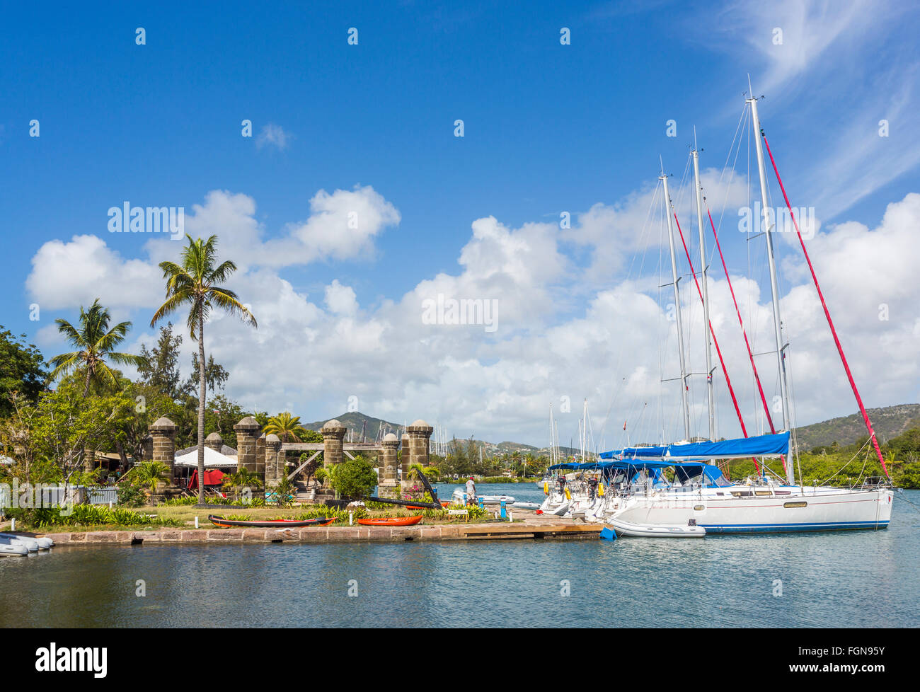 Boat House pilastri a Nelson's Dockyard, English Harbour, sud Antigua Antigua e Barbuda, Antille Foto Stock