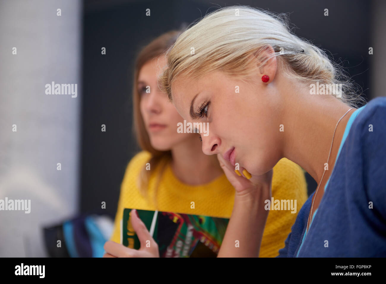 Gli studenti lo studio di gruppo Foto Stock