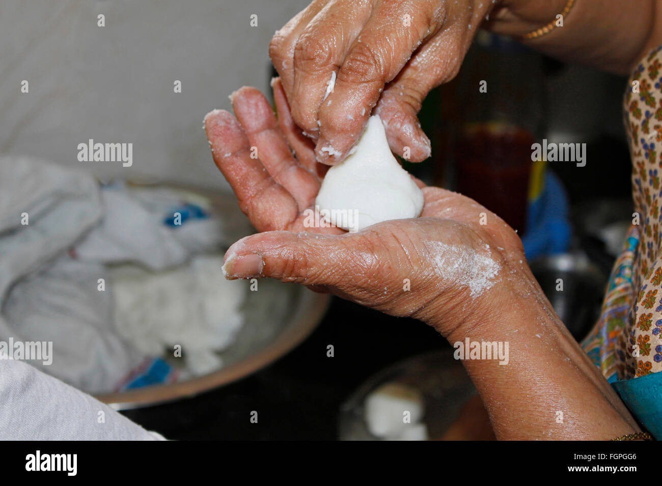 Ukadiche Modak. Famoso dolce Maharashtrian preparati specialmente per signore Ganesh, Pune, India Foto Stock