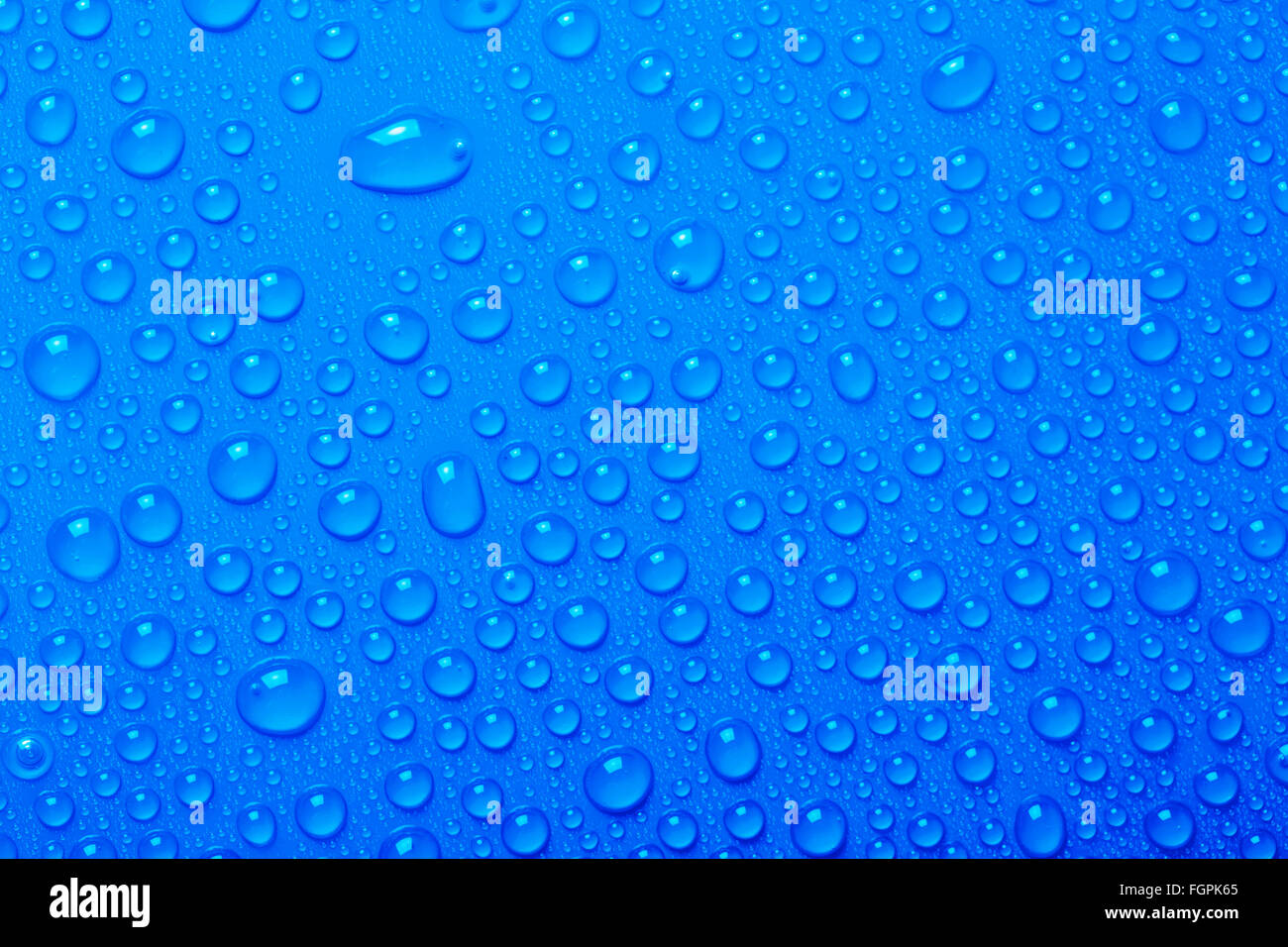 Acqua blu sullo sfondo di gocce Foto Stock