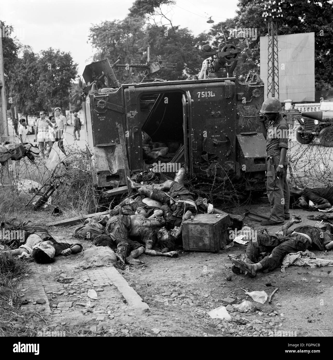 Guerra del Vietnam, attacco terroristico dei Khmer rossi contro il Phnom Penh captiale, vittime di una strada, 7.10.1972, diritti aggiuntivi-clearences-non disponibile Foto Stock
