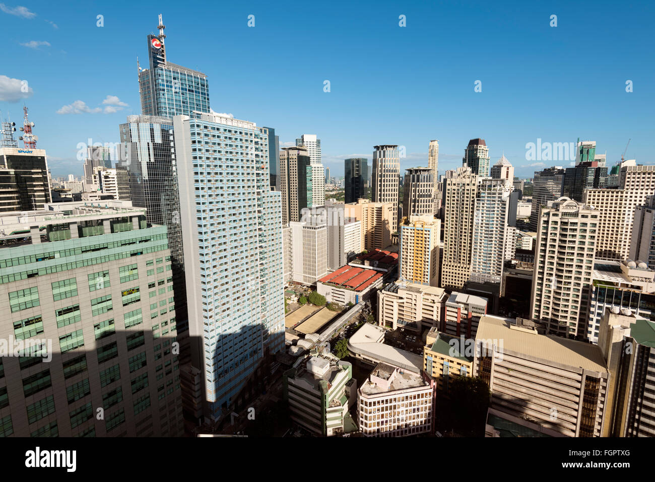Makati lo skyline della citta'. Makati City è uno dei più sviluppati distretto commerciale di Metro Manila e l intero Filippine. Foto Stock