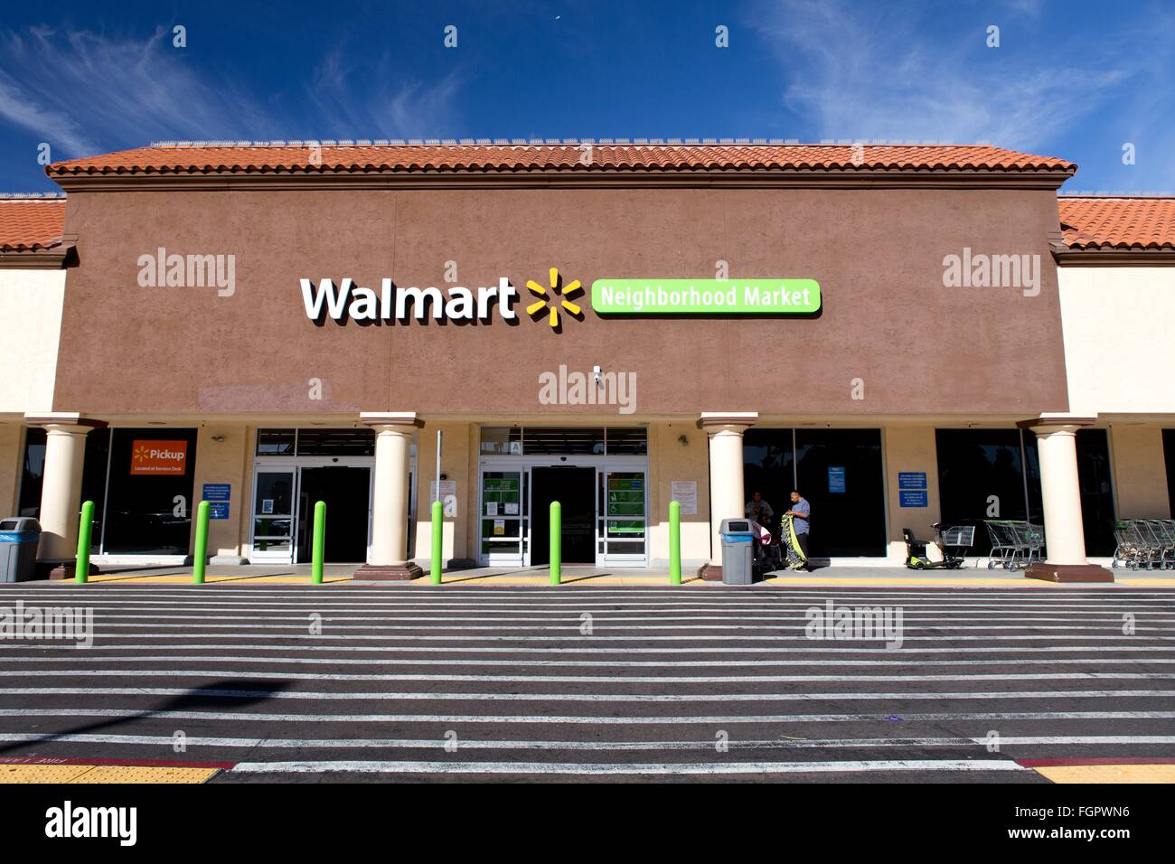 Walmart drogheria in Oceanside, nel dicembre 2015. Foto Stock