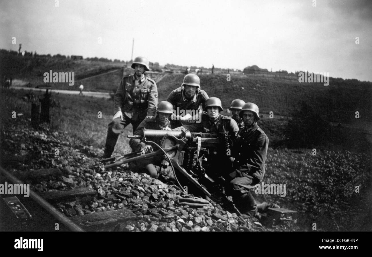 Seconda guerra mondiale / seconda guerra mondiale,Polonia,team di un'unità di ingegnere ferroviario tedesco con mitragliatrice 05/15,salvaguardia di una linea ferroviaria,1939,pioniere ferroviario,ingegnere,Sappers e minatori,ingegneri,truppe ferroviarie,armi,armi,armi,armi,Wehrmacht,forze armate,esercito,eserciti,invasione della Polonia,Germania,Reich tedesco,terzo Reich,persone,soldati,linea ferroviaria,30MG,macchina ferroviaria,seconda guerra,linea 08-15,linea,linea,ferro,linea,linea stradale,linea stradale,linea stradale,linea stradale,linea stradale,linea stradale,linea stradale,linea stradale,linea stradale,linea stradale,linea stradale,linea stradale,linea stradale,linea stradale,linea stradale,linea stradale,linea stradale,linea stradale,linea stradale,linea stradale,linea stradale,linea stradale,linea stradale,linea stradale Foto Stock