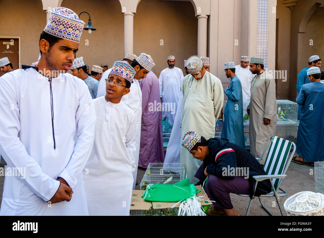 Il venerdì il Mercato degli Uccelli, Nizwa, Ad Dakhiliyah Regione, Oman Foto Stock