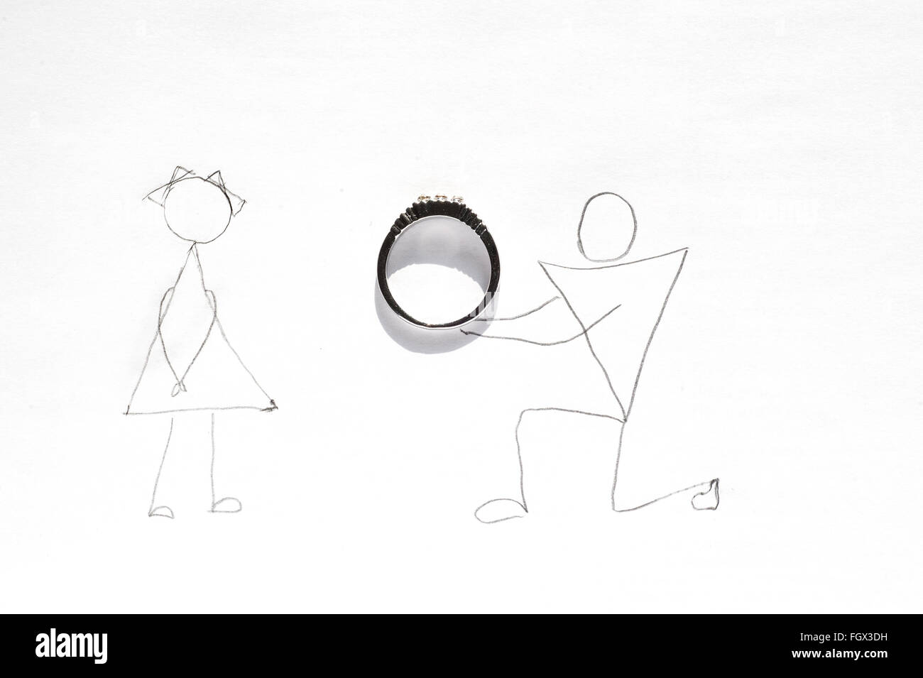 Proposta di matrimonio - uomo su un ginocchio dando anello per una donna Foto Stock