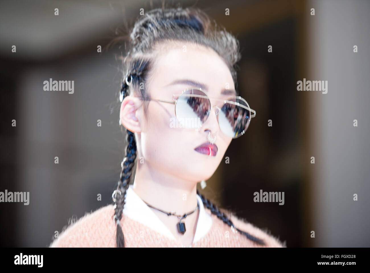 Londra, UK, 22 febbraio 2016, Modello sulla passerella la lanterna senso mostrare LFW2016 Credit: Ian Davidson/Alamy Live News Foto Stock
