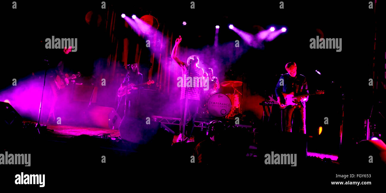 Il Movimento della Temperanza riprodurre la sala da ballo a Aberdeen per un vende la folla la notte prima del loro homecoming Gig presso il leggendario Barrowlands Glasgow, Phil Campbell è il Glasgow-nato uomo anteriore Dotato di: Phil Campbell, bianco opaco, Damon Wilson, Nick Fyffe, Paul Sayer dove: Aberdeen, Regno Unito quando: 20 Gen 2016 Foto Stock