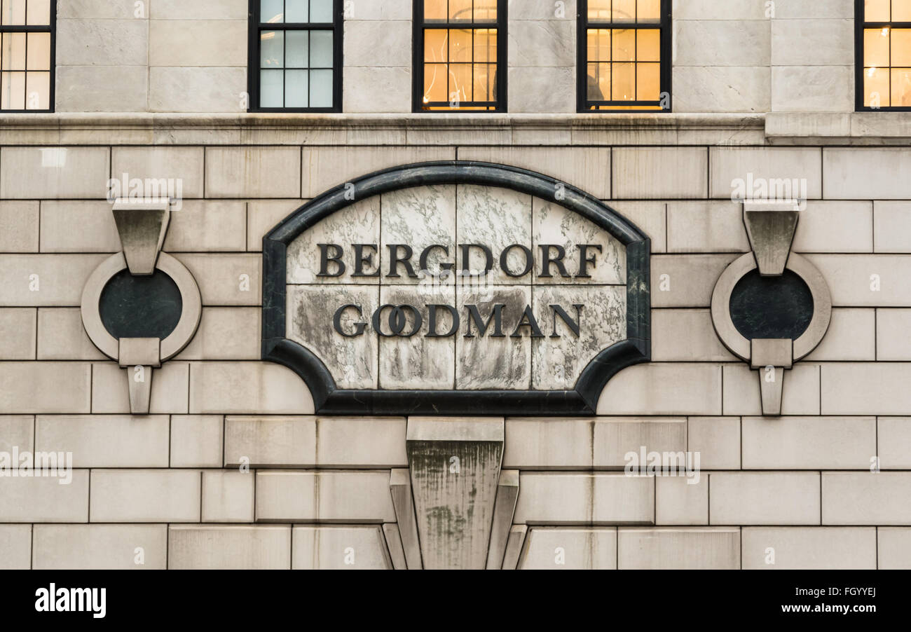 Close up della placca / registrati presso lo storico art deco Bergdorf Goodman department store sulla Fifth Avenue a New York Foto Stock