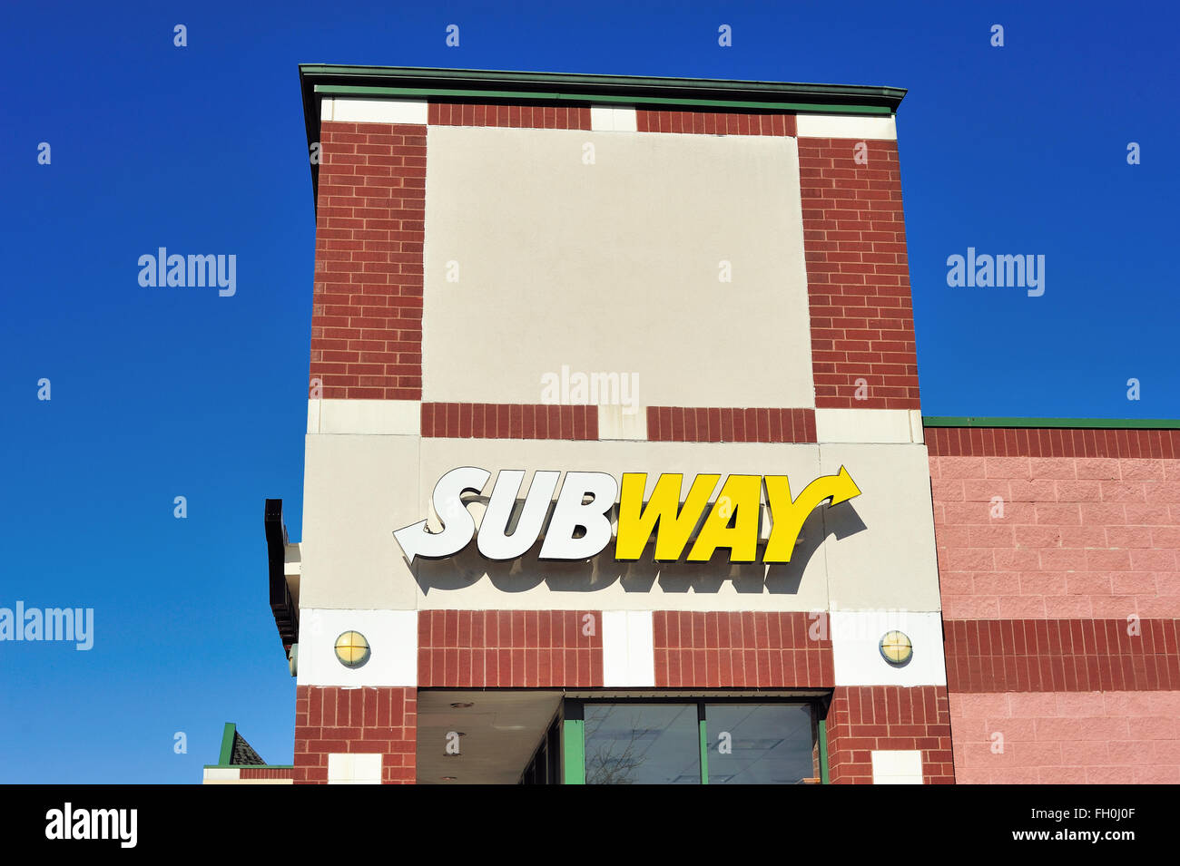 Una metropolitana posizione di franchising in Chicago suburbana comunità di Elgin, Illinois, Stati Uniti d'America. Foto Stock