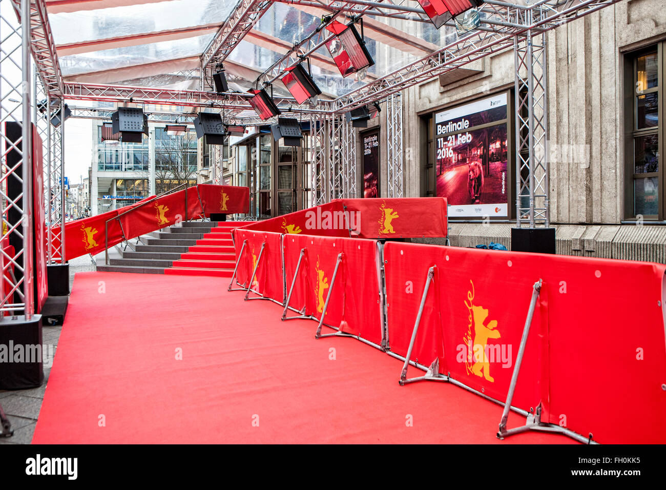 2016 Berlinale, il festival del cinema di Berlino tappeto rosso presso lo storico teatro Friedrichstadt-Palast Foto Stock