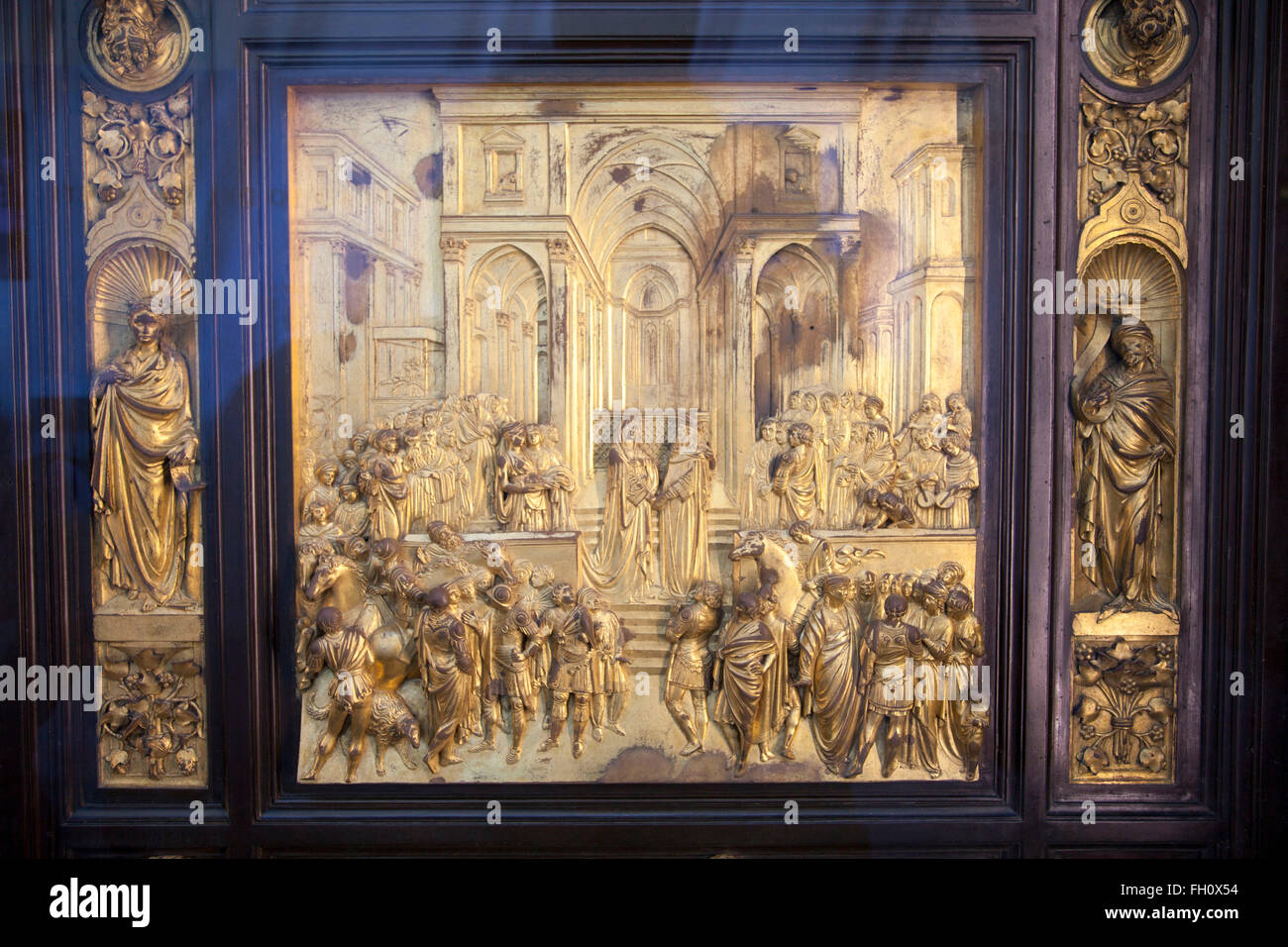 L'Italia,Toscana,Firenze,il Museo dell Opera del Duomo. Originale la formella Baptistere di Firenze,porta paradiso,di Ghiberti Foto Stock
