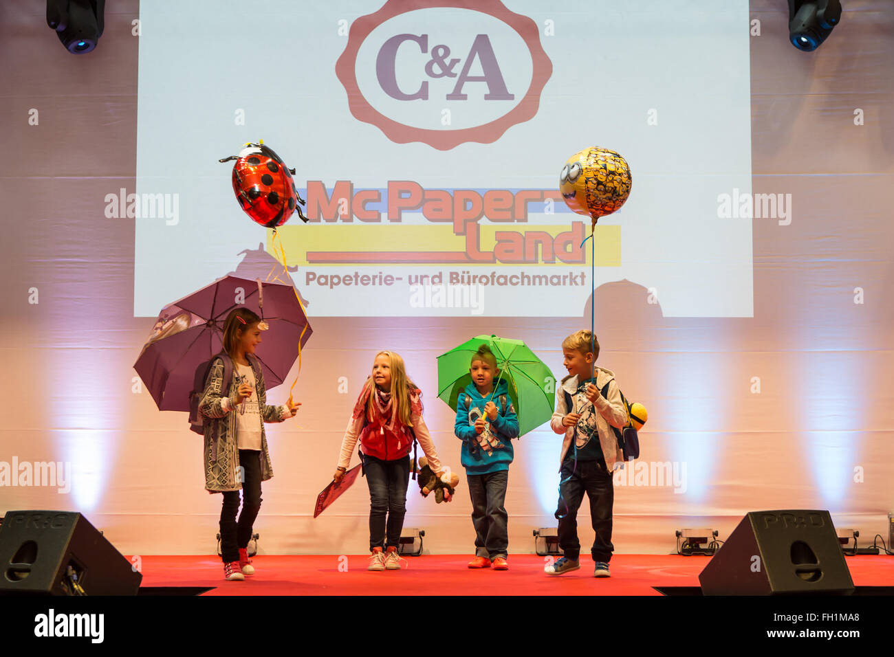 Sfilata di moda in Pilatusmarkt Kriens, Lucerna, S Foto Stock