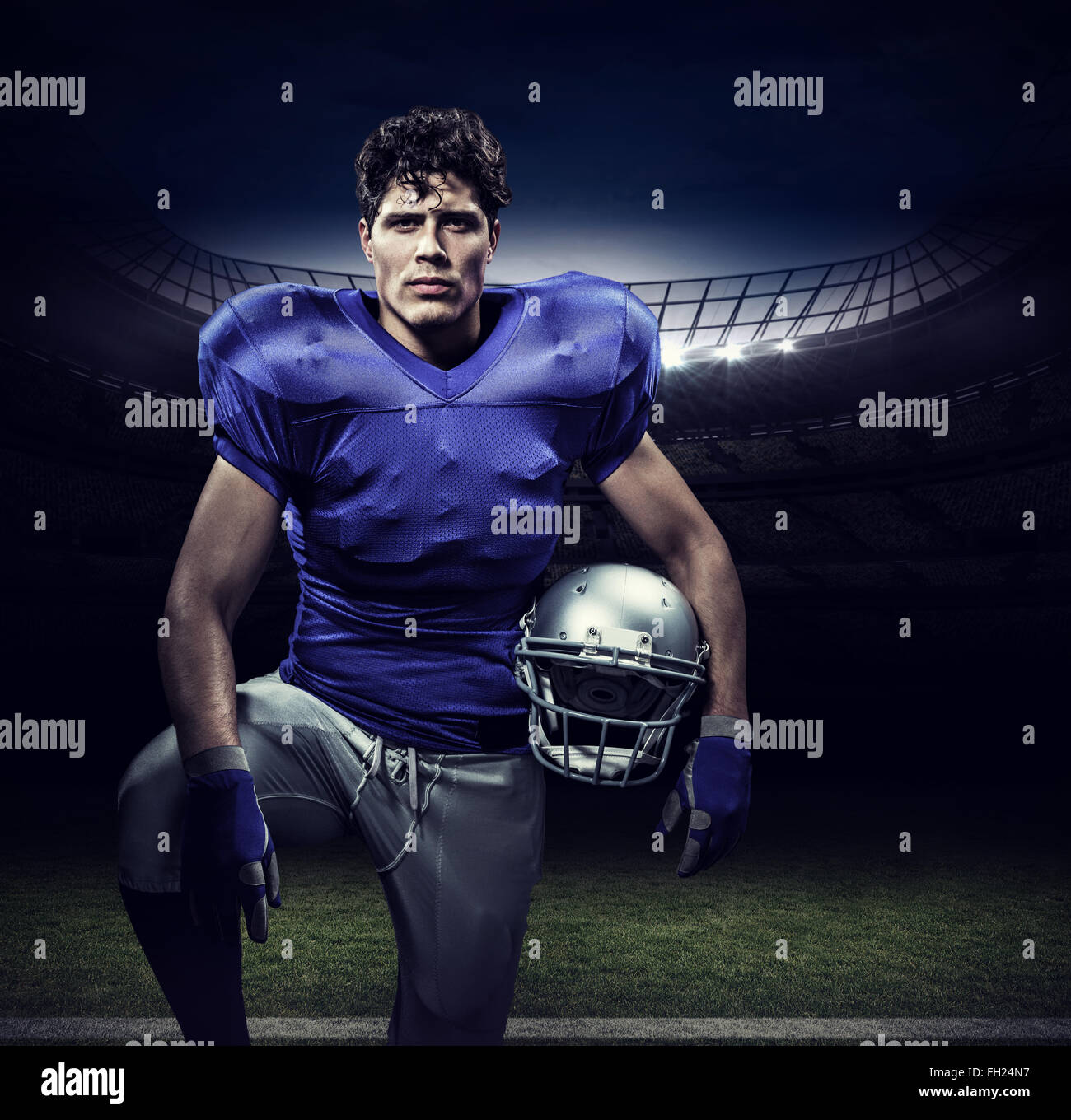 Immagine composita del ritratto di serio sportivo con mano sul ginocchio casco di contenimento Foto Stock