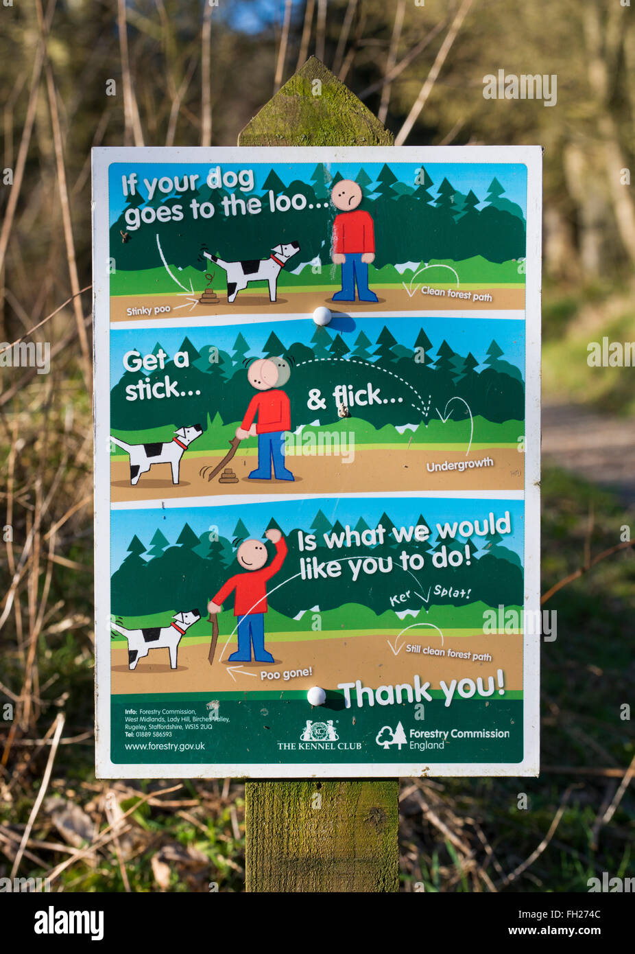 Commissione forestale segno consigliando come trattare con il cane pasticcio, Bury Fossati, Shropshire, Regno Unito. Foto Stock