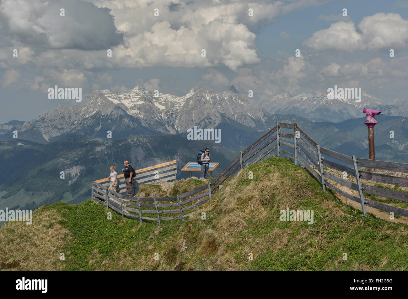Vista panoramica dalla cima del Kitzbuheler Horn. Kitzbuehel, Tirolo, Austria. Foto Stock