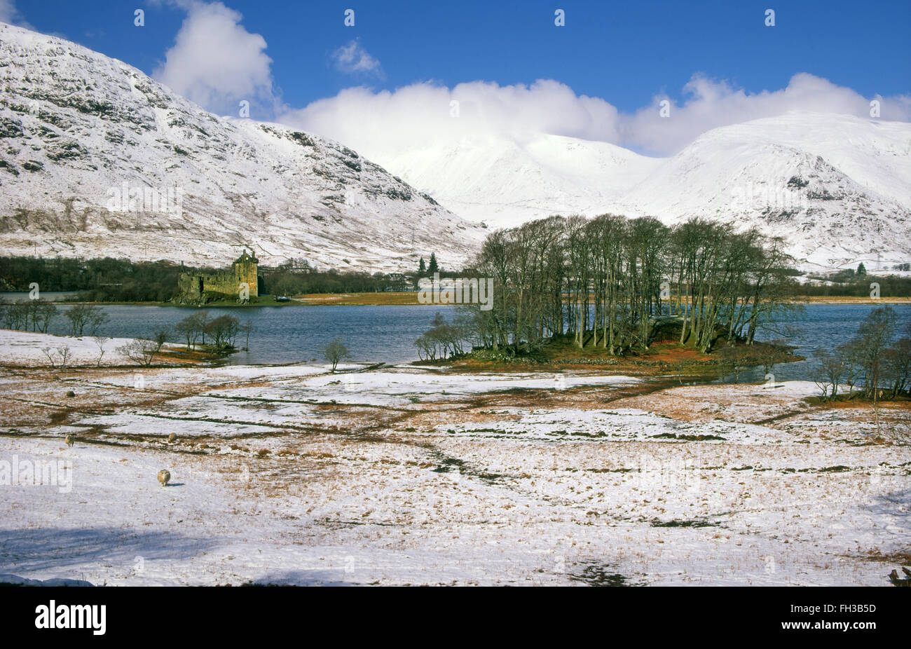 Vista invernale di Kilchurn Castle e Loch Awe, Argyll Foto Stock