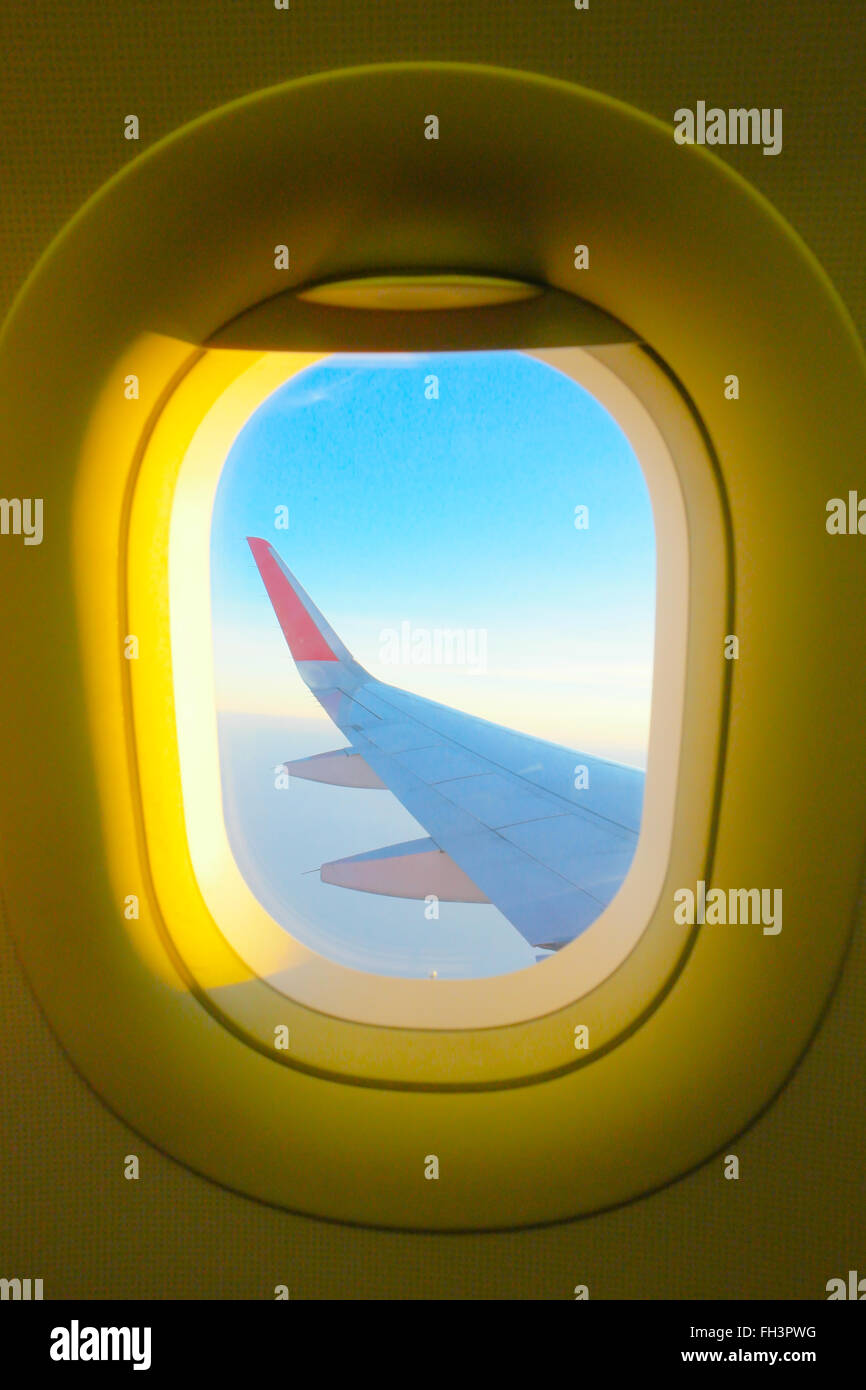 La vista dalla finestra sul velivolo ali. Foto Stock