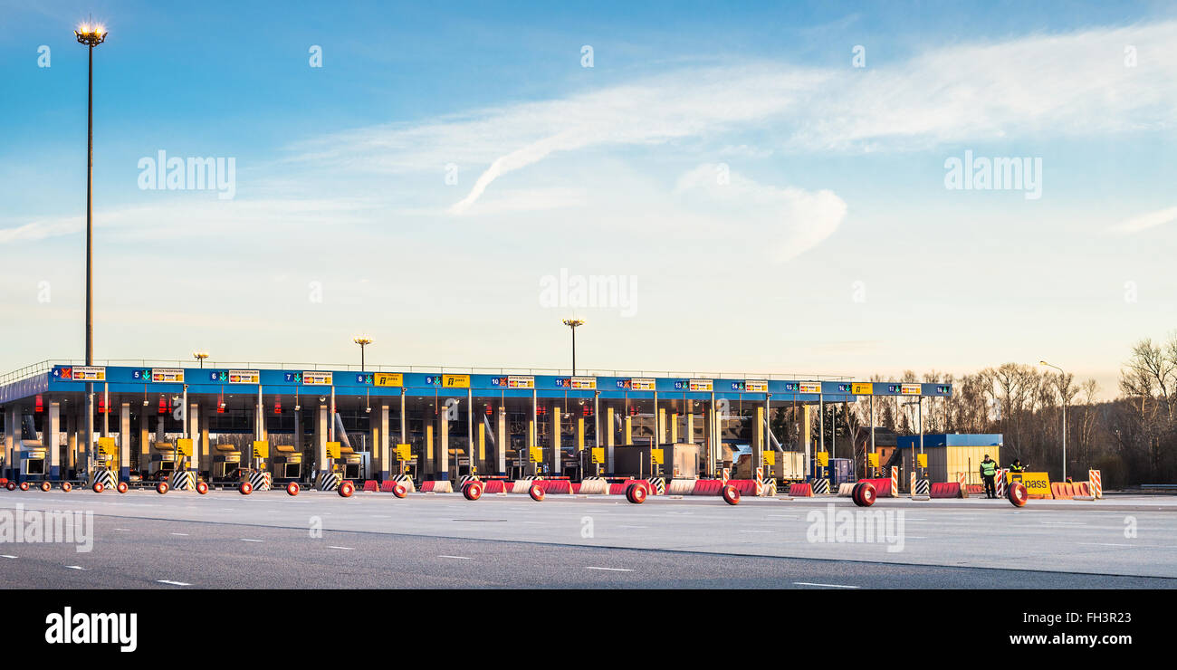 Russia, 2015: Nuovo casello sulla strada M4 della società Rosavtodor Foto Stock
