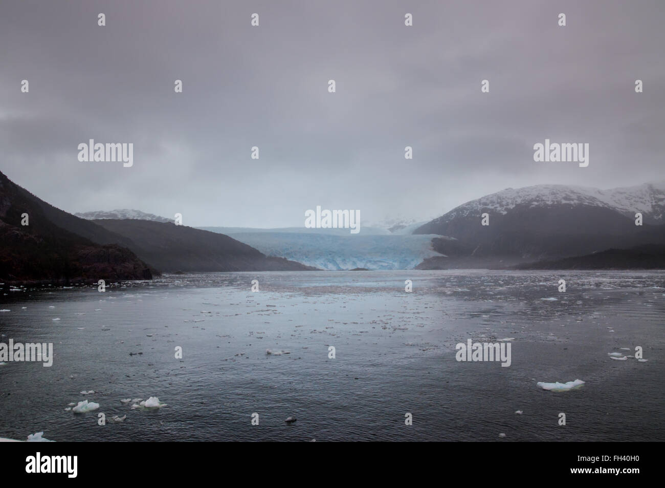 Ghiacciaio Amalia sul bordo del Canale Sarmiento, Skua ghiacciaio, Bernardo O'Higgins, il Parco Nazionale del Cile Foto Stock