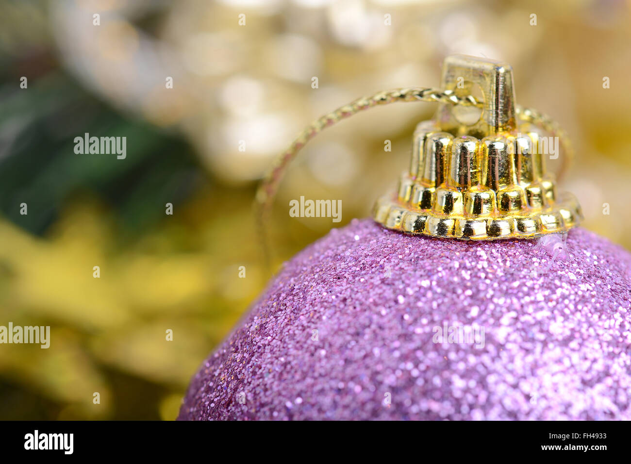 Sfondo di natale con baubles e bellezza bokeh, anno nuovo concetto, close up Foto Stock