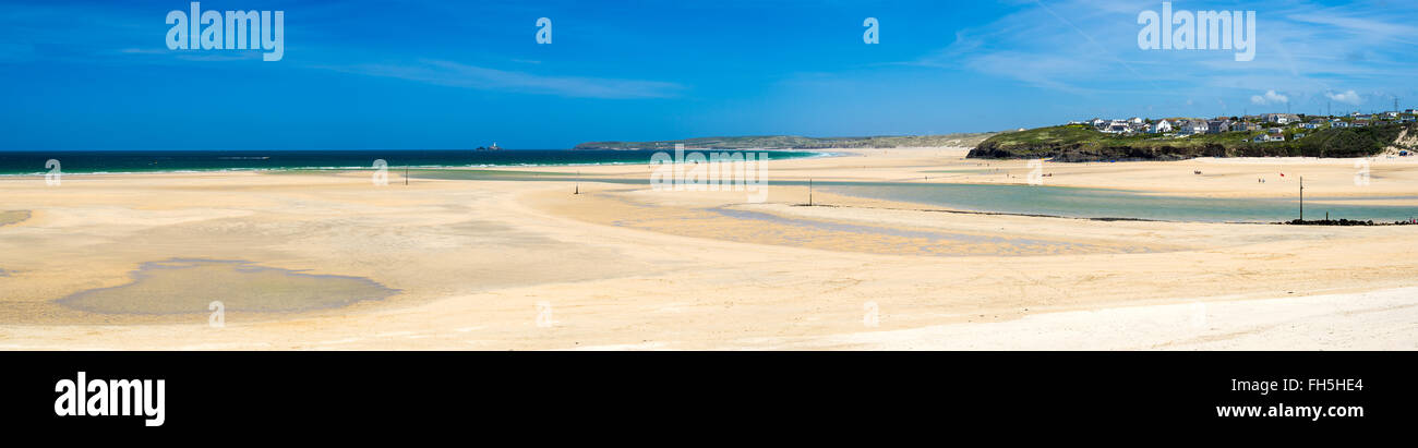 Ampia panoramica della splendida Porthkidney Sands Beach Lelant vicino a St Ives Bay Cornwall Inghilterra UK Europa Foto Stock