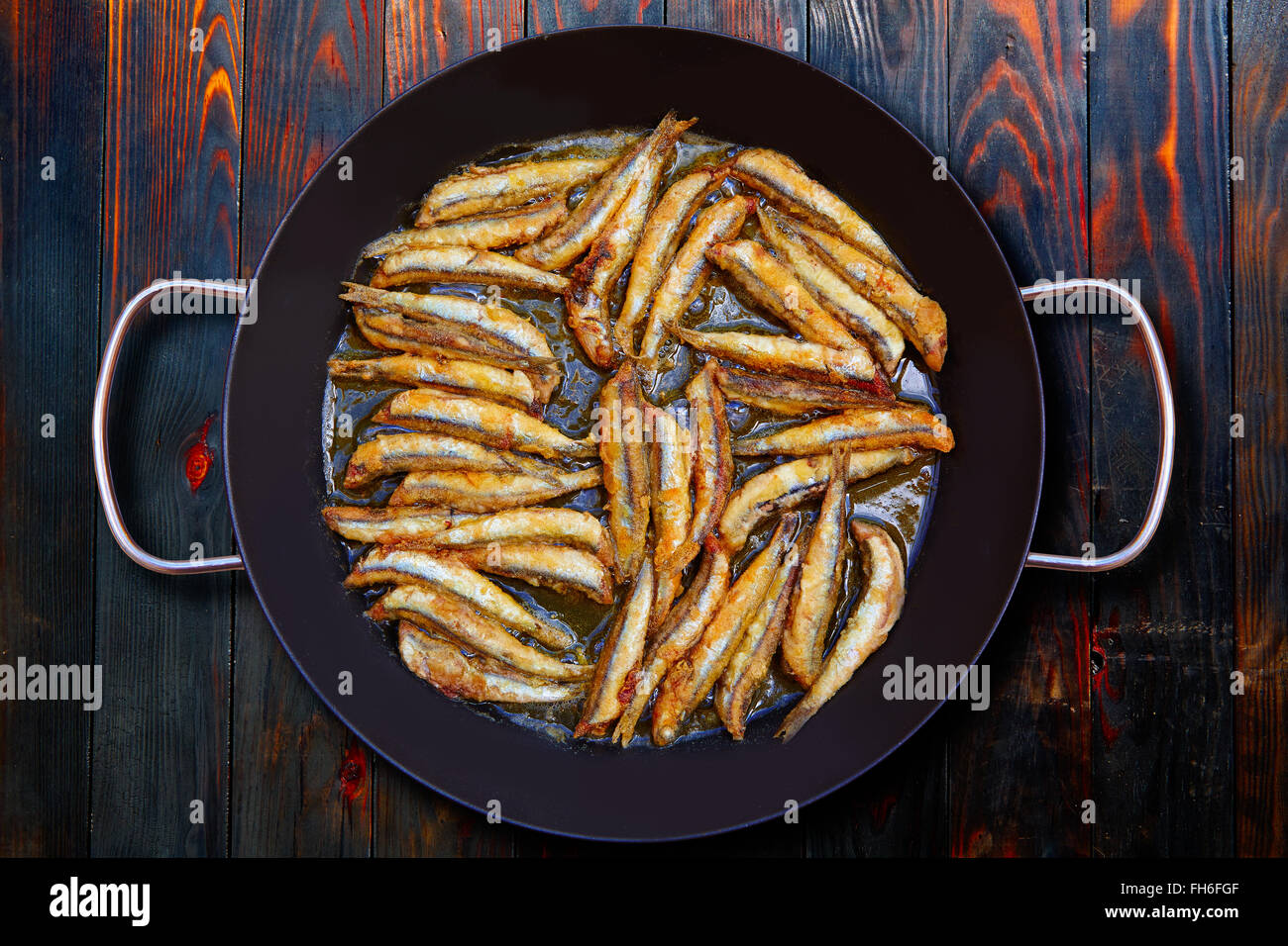 Boquerones fritos alici fritte dal Mediterraneo Spagna Foto Stock