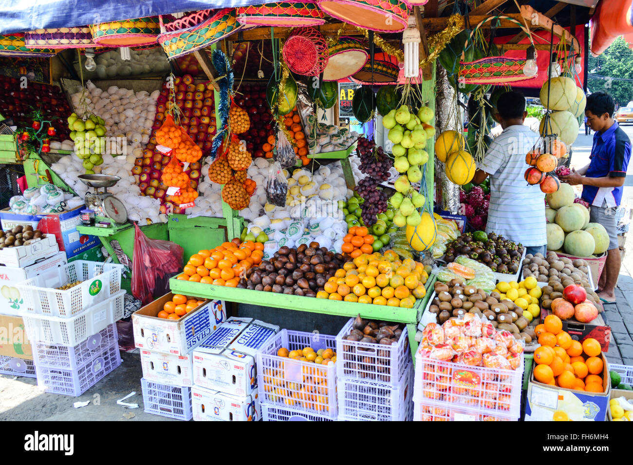 Fornitore di frutta a Jakarta, Indonesia Foto Stock