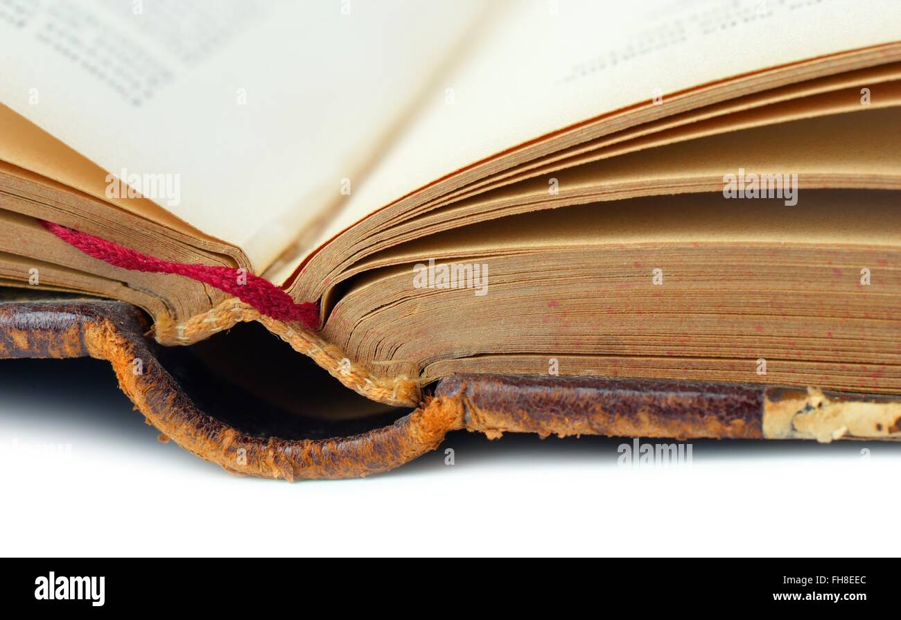 Vecchio libro aperto closeup, shallow DOF Foto Stock